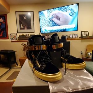 GIUSEPPE ZANOTTI DESIGN